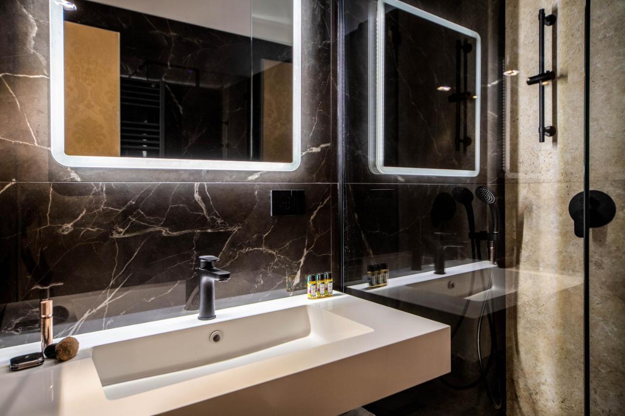 Royal Arthouse Luxury - Palazzo Caracciolo D'arena Apartment *
