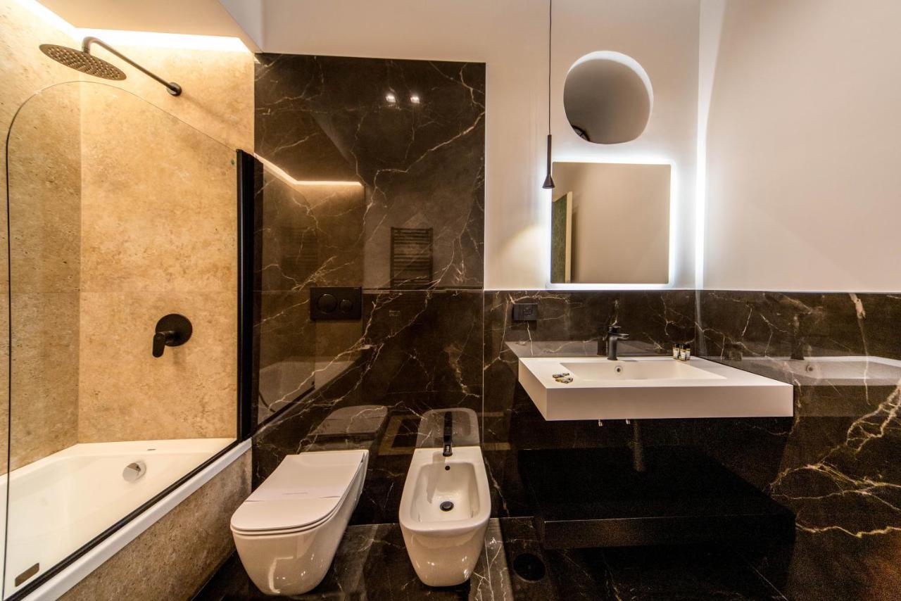 Royal Arthouse Luxury - Palazzo Caracciolo D'arena Naples