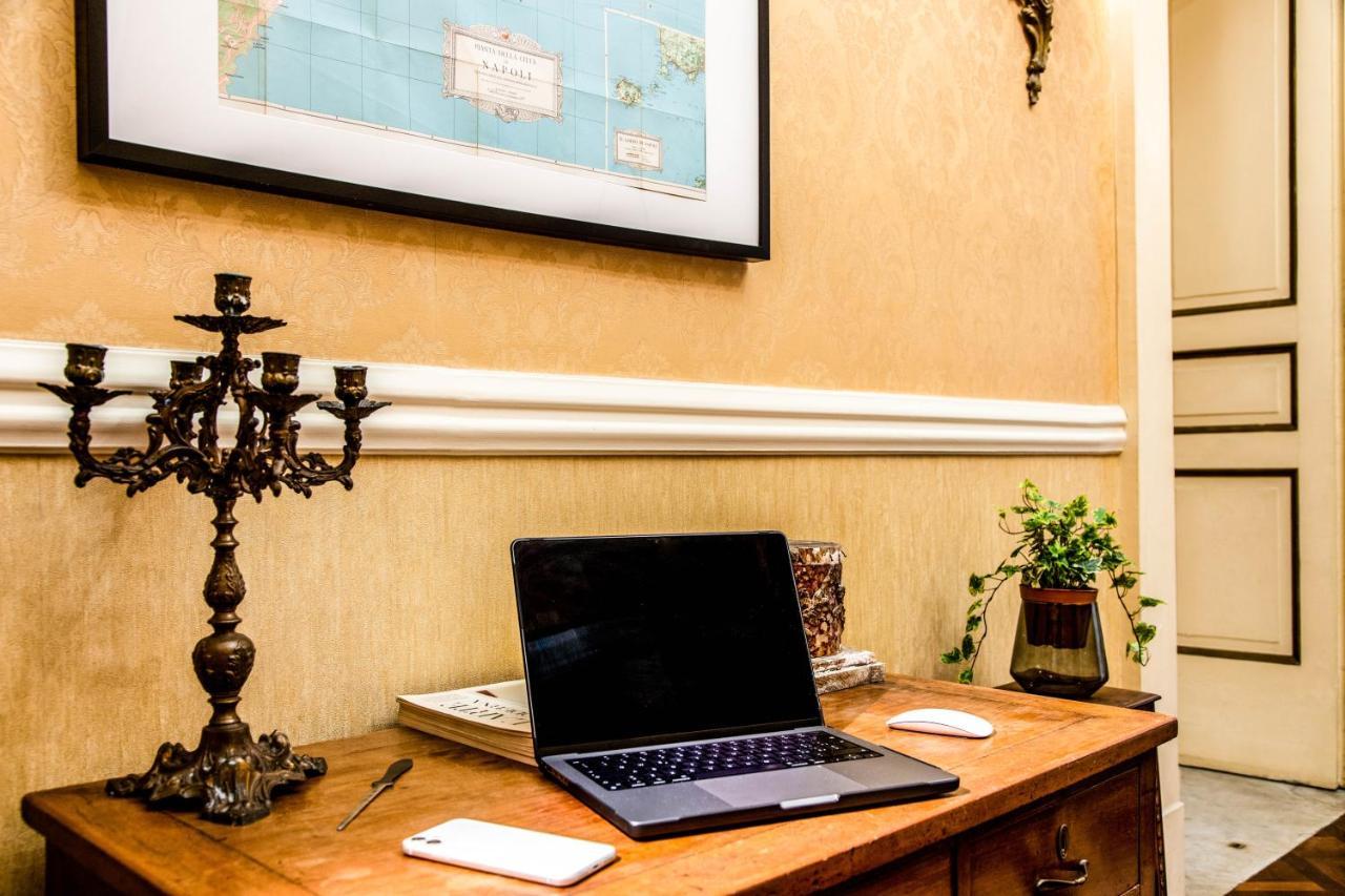 Royal Arthouse Luxury - Palazzo Caracciolo D'arena Apartment Naples